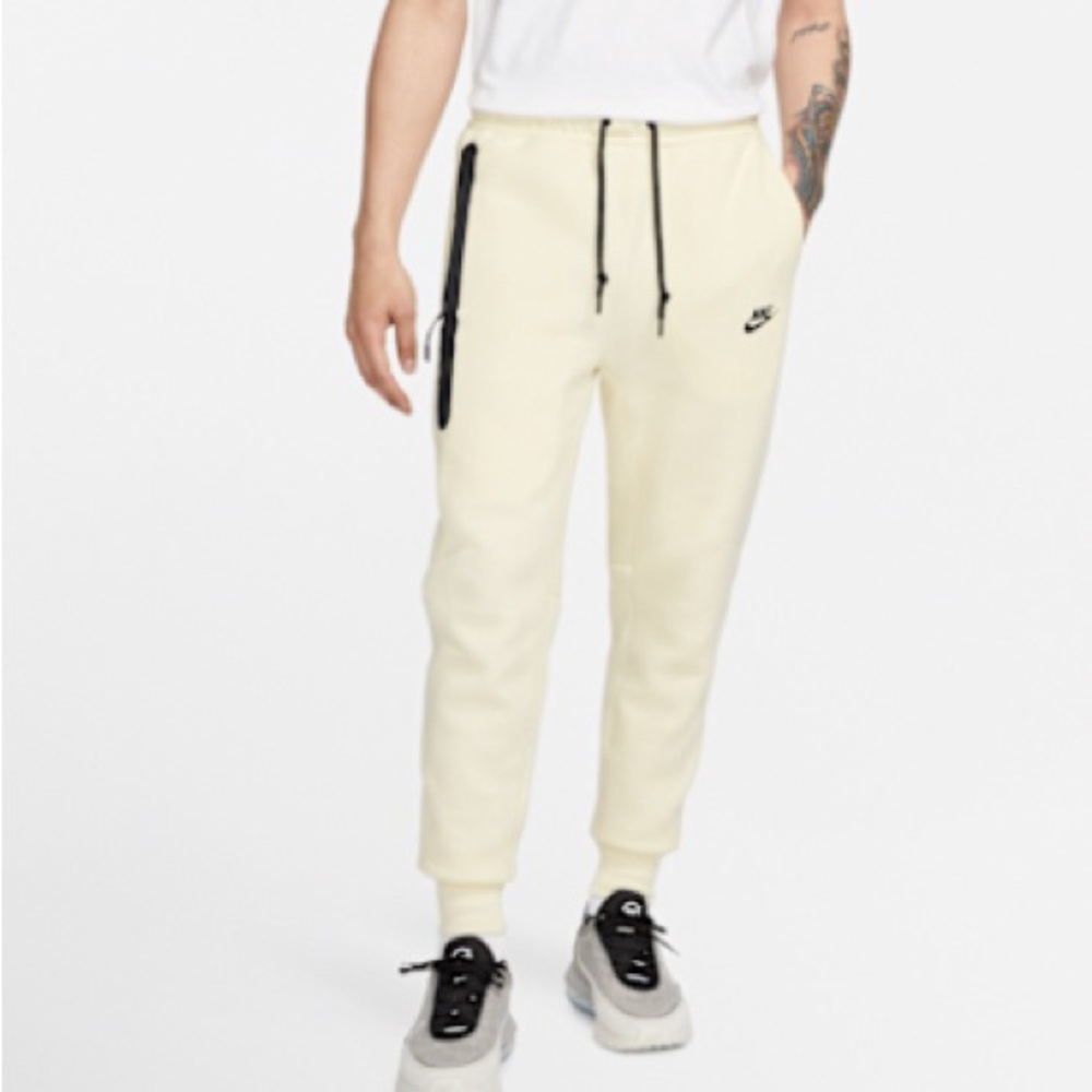 Nike Men's Off-White Jogger Pants